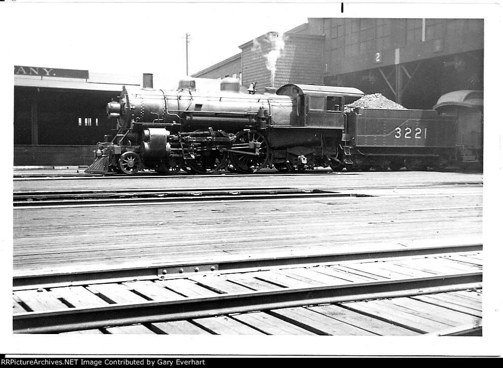 B&M 4-4-2 #3221 - Boston & Maine (nee-B&M #834)